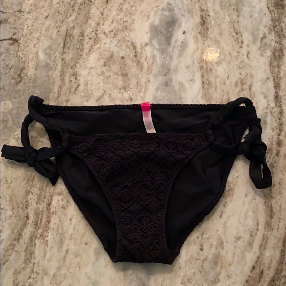 Victoria’s Secret Tie Black Patterned Bottoms